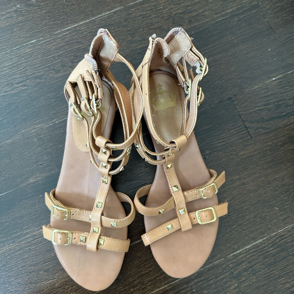 Summer tan sandals